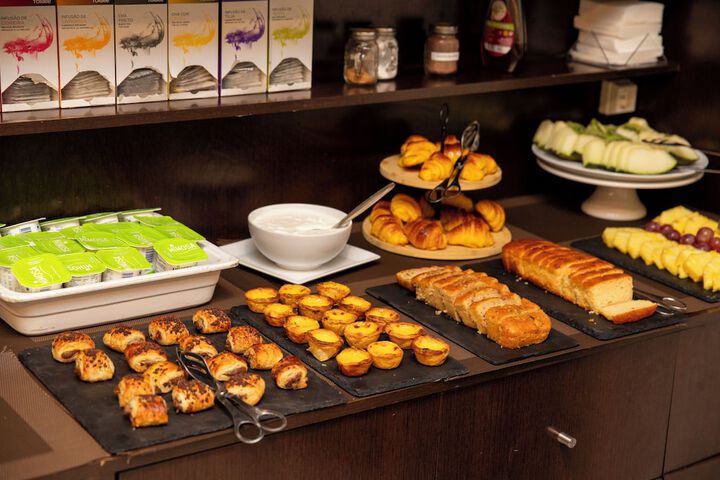 Breakfast/Coffee Service 40 of 57