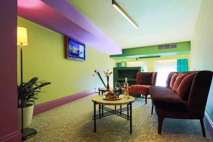 Room 22 of 123