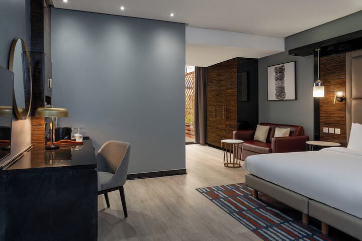 Room 34 of 227
