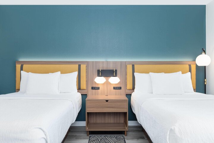 Room 12 of 48