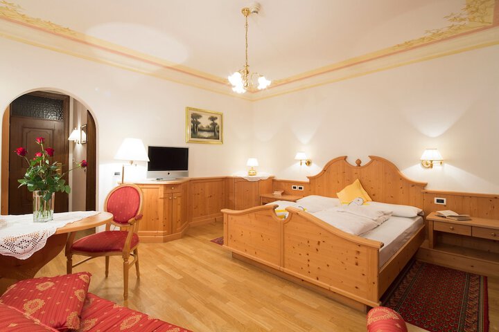 Room 7 of 110
