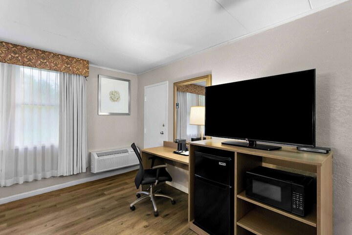 2 Double Beds Accessible Room (3 of 16)