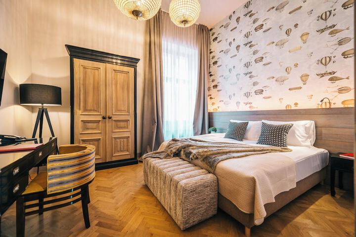 Room 45 of 104