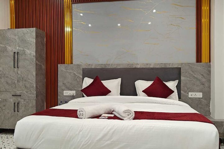 Room 2 of 39