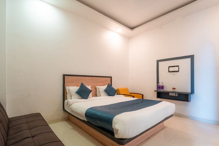 Room 53 of 187