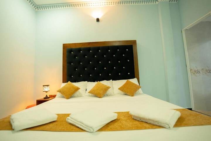 Room 2 of 14