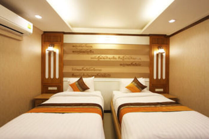 Room 83 of 145