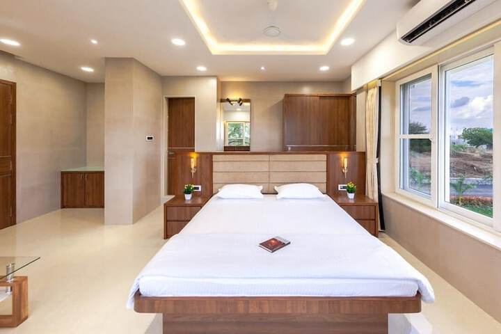 Room 9 of 31