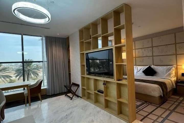 Room 15 of 32