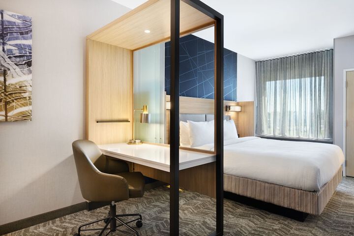 Room 6 of 22