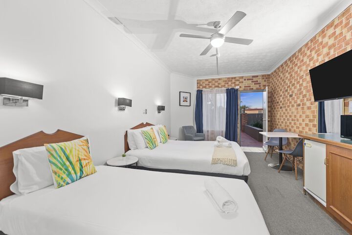 Room 13 of 23