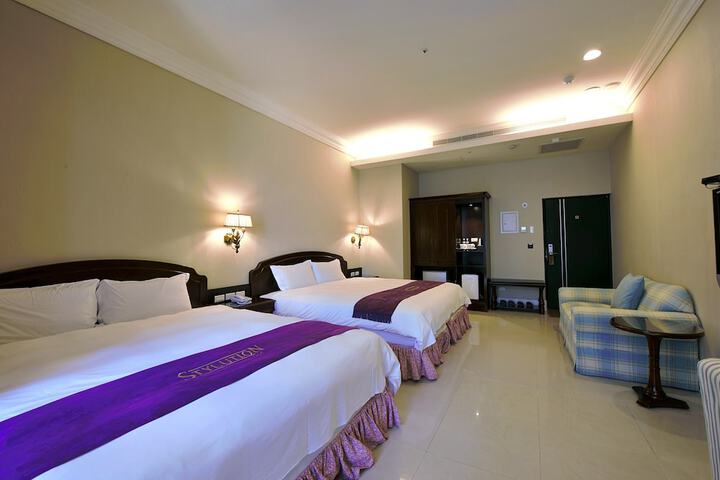 Room 13 of 51