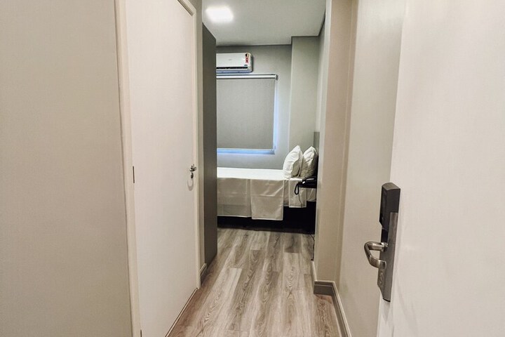Room 16 of 26