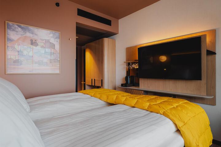 Room 11 of 89