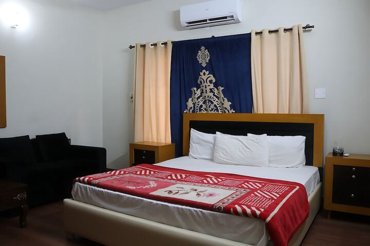 Room 16 of 27