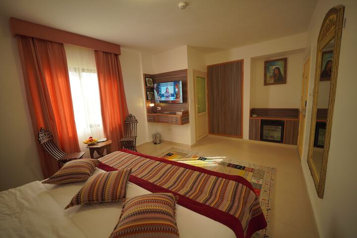 Room 13 of 61