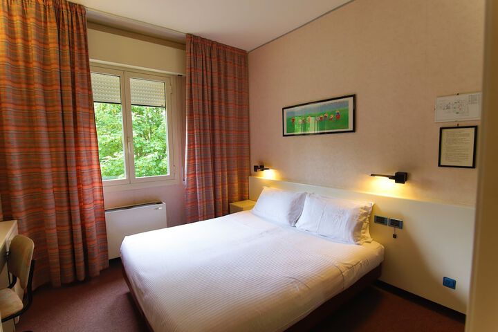 Room 12 of 45