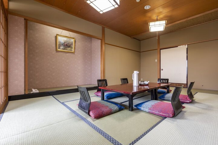 Room 16 of 52