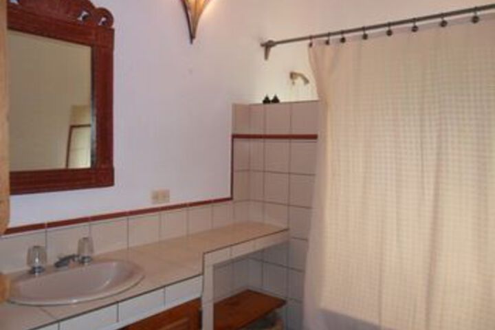 Room 16 of 163