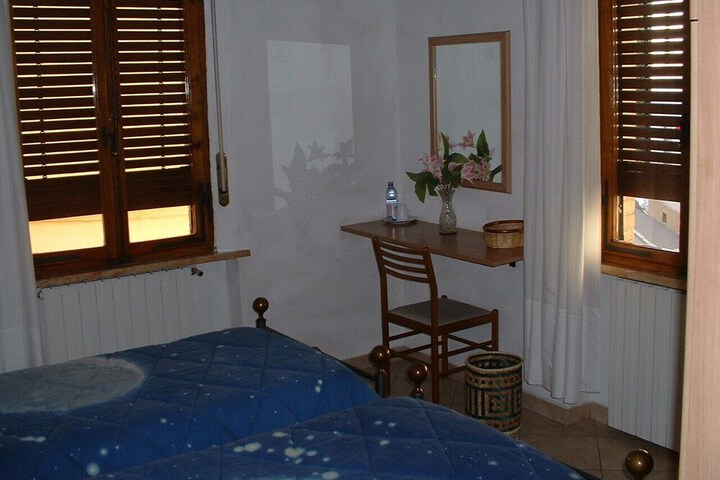 Room 6 of 53