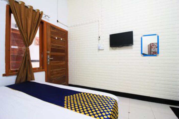 Room 43 of 46