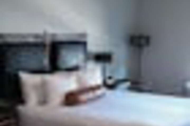 Room 32 of 75