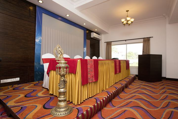 Ballroom/Hall 50 of 63