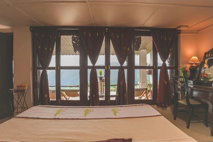 Room 25 of 97