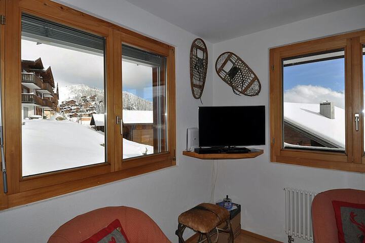 Room 10 of 19