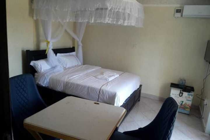 Room 10 of 36