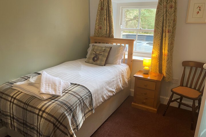 Room 2 of 40