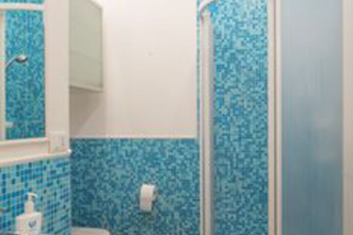 Room 2 of 23