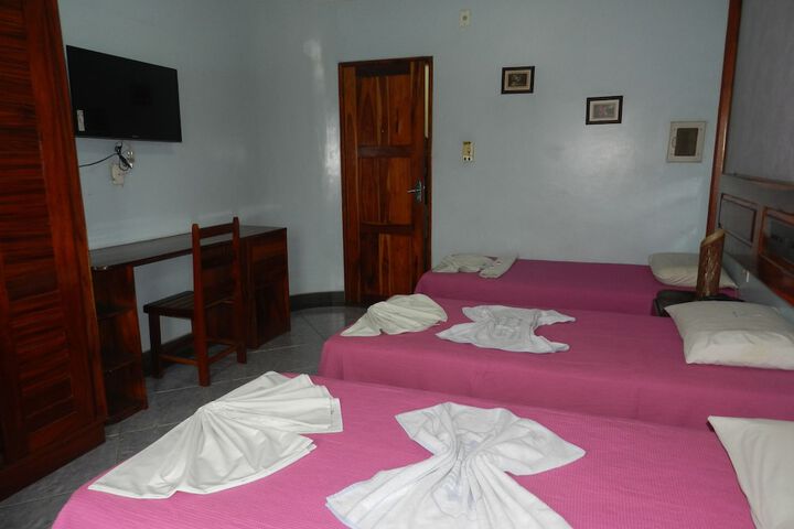 Room 17 of 34