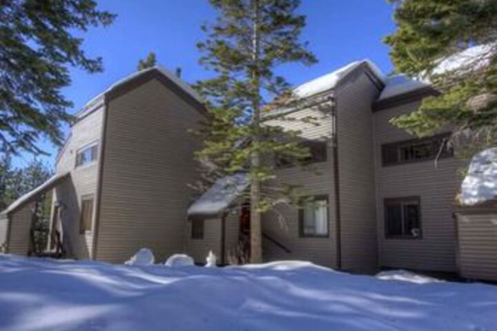 Photo of Lake Village Resort 3 Bedroom Townhouse by RedAwning