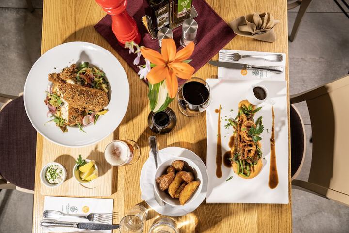 Dining 94 of 141