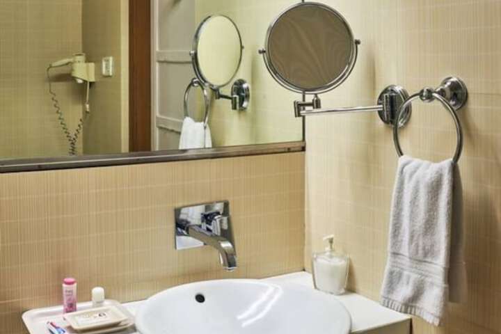 Clean Restrooms