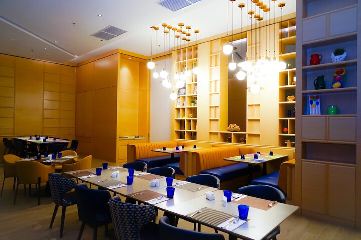 Dining 36 of 53