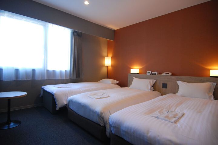 Room 7 of 34