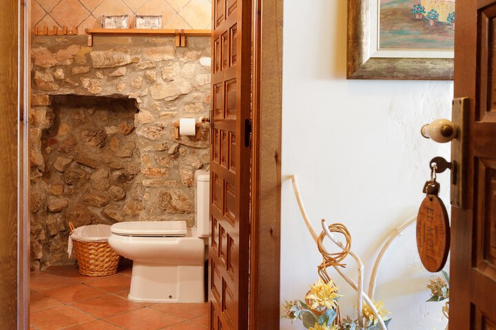 Room 102 of 183