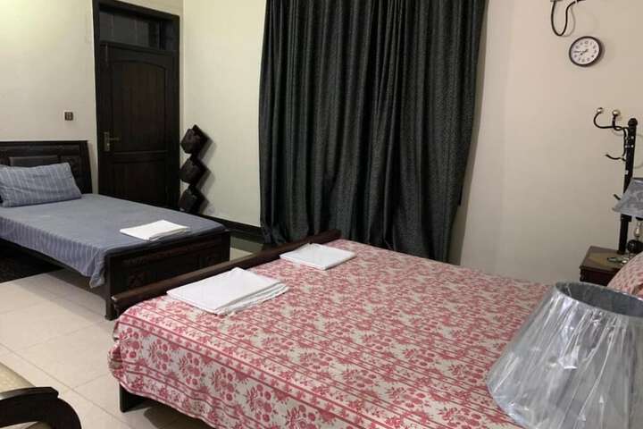 Room 13 of 25