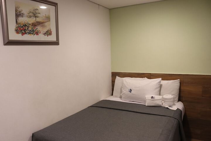 Room 34 of 81