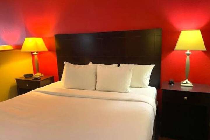 1 King Bed (6 of 12)