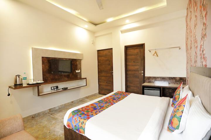 Room 16 of 32