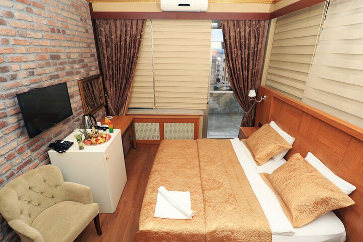 Room 15 of 37