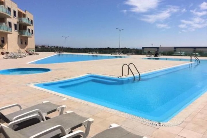 Pool 12 of 20
