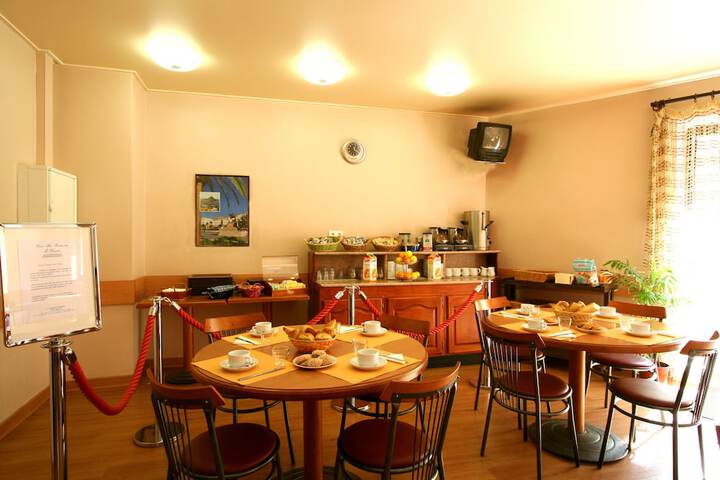 Breakfast area