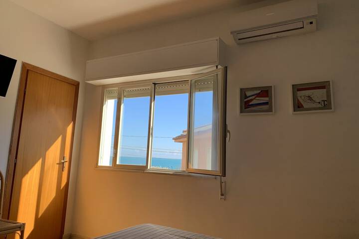 Room 14 of 26
