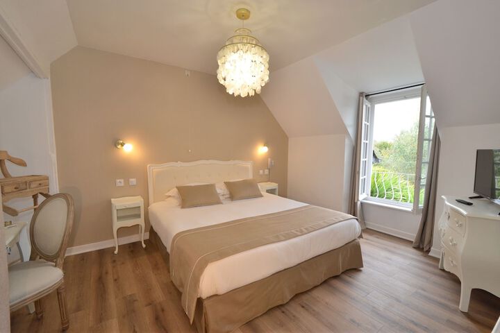 Room 15 of 118