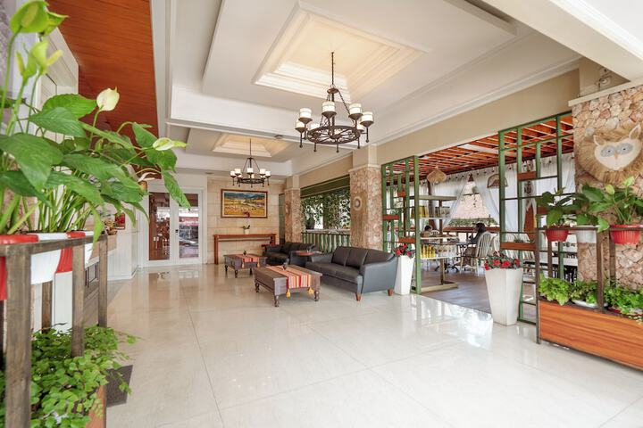 Hotel Interior 4 of 83