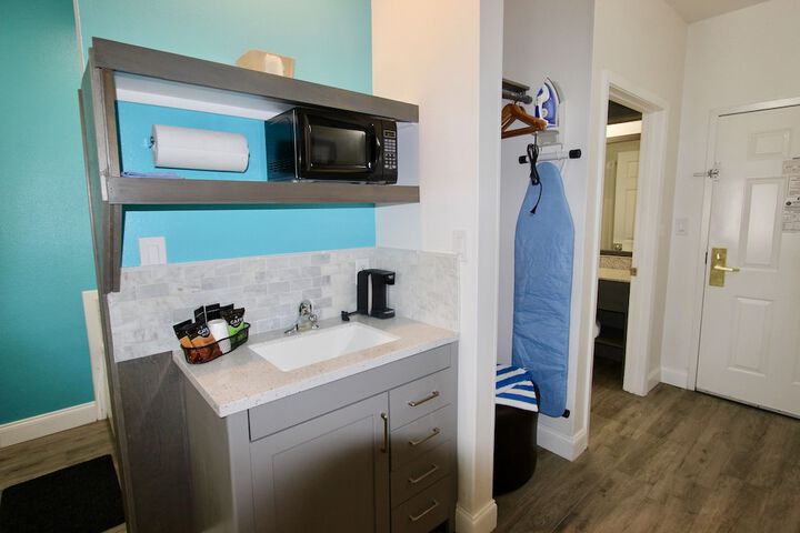 Private kitchenette